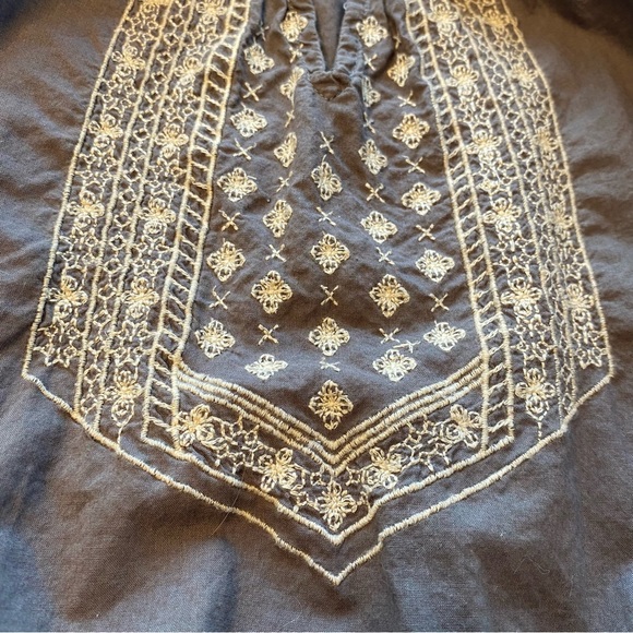 Bandolino Blu Puff Sleeve gray cream peasant blouse embroidery smocking Small - Picture 7 of 13